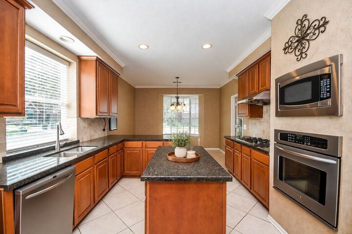 Property Photo: 19002 Appletree Hill Lane TX 77084
