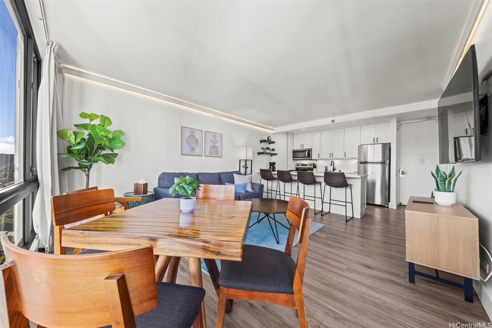 Property Photo: 229 Paoakalani Avenue 3509 (Nuc) HI 96815