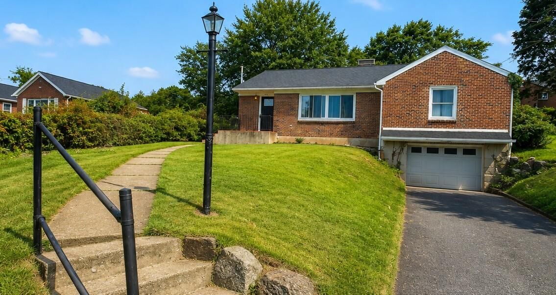 Property Photo:  2122 Edgewood Avenue  PA 18045 