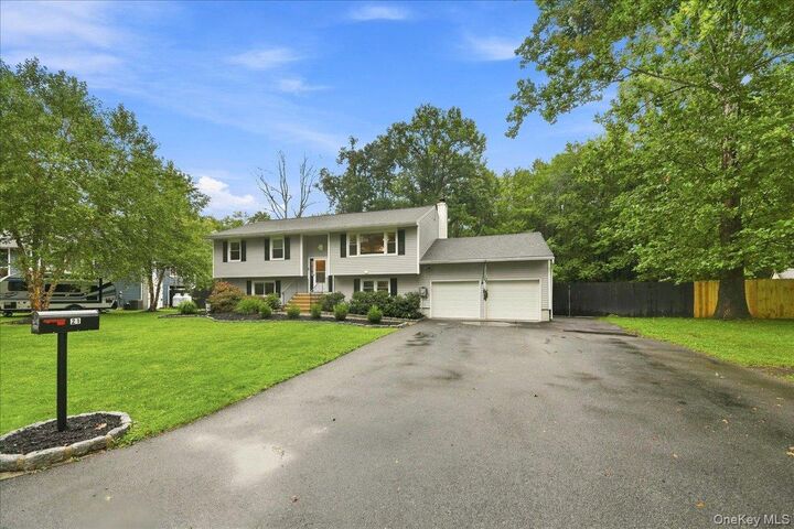 Property Photo:  21 Dennis Road  NY 12590 