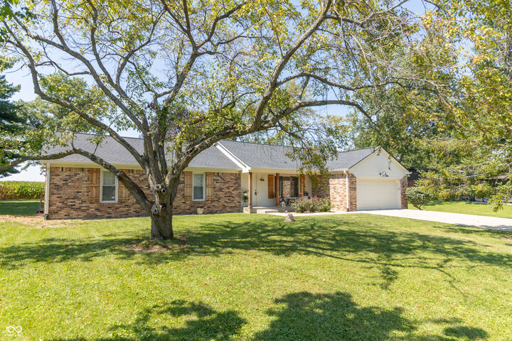 Property Photo: 5532 Arrowhead Drive IN 46140