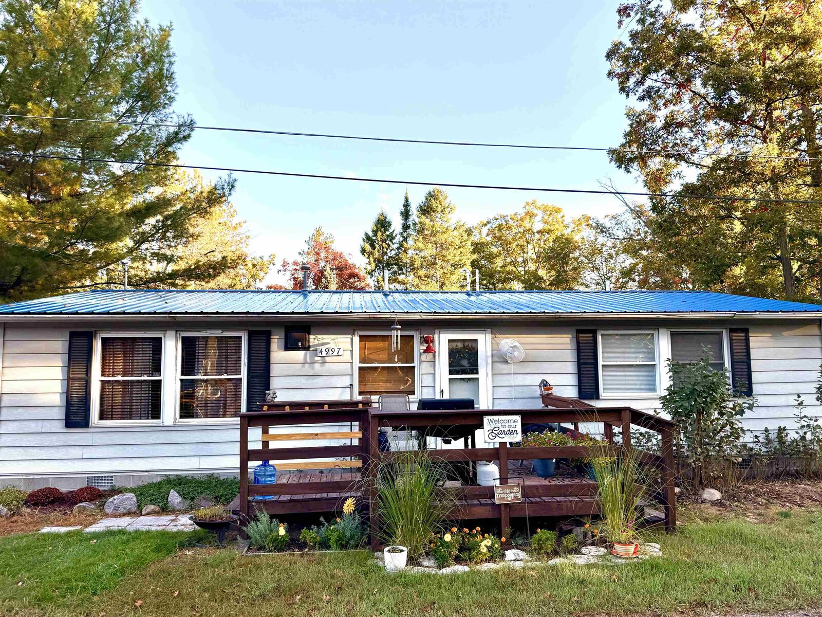 Property Photo:  4997 Lucinda Drive  MI 48756 