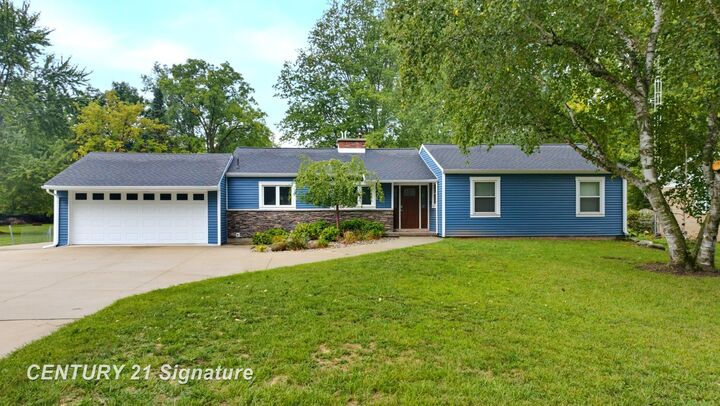 Property Photo:  541 Warren Avenue  MI 48433 