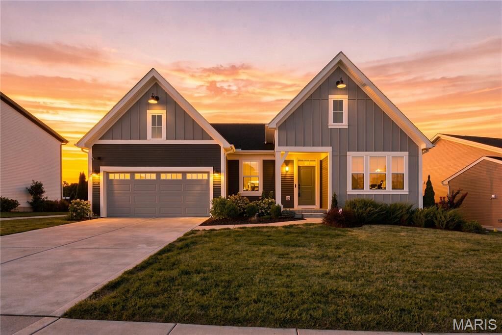Property Photo:  221 Kerry Downs Drive  MO 63368 