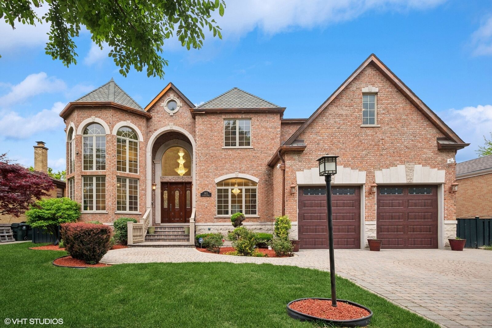 Property Photo: 3832 W Chase Avenue IL 60712