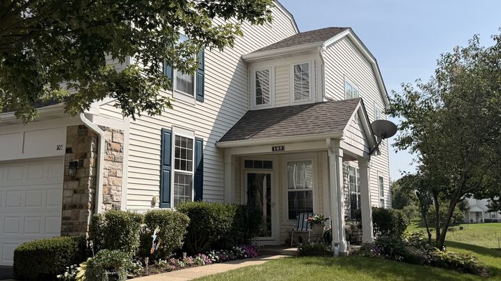 Property Photo:  105 Grandview Court  IL 60020 