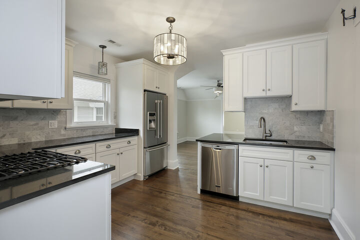 Property Photo: 1121 Grant Street 2 IL 60201