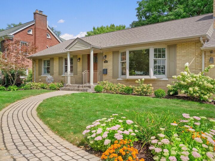 Property Photo:  533 S Spring Avenue  IL 60525 