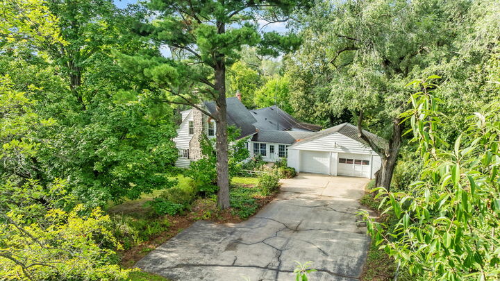 Property Photo:  571 W Rockton Road  IL 61072 