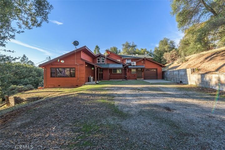 Property Photo:  42203 Oak Lane  CA 93644 