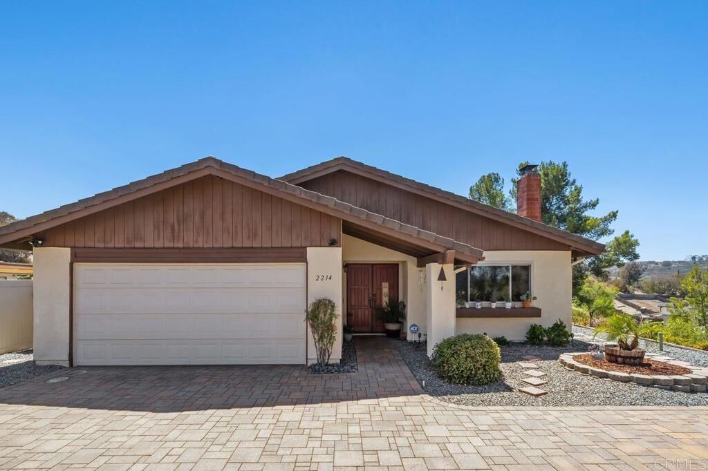 Property Photo: 2214 Nielsen St CA 92020