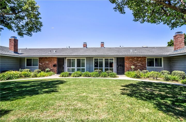 Property Photo: 1159 E 1st CA 92780