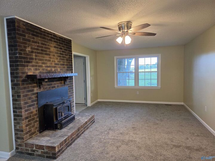 Property Photo:  850 Ollie Howard Road  AL 35761 