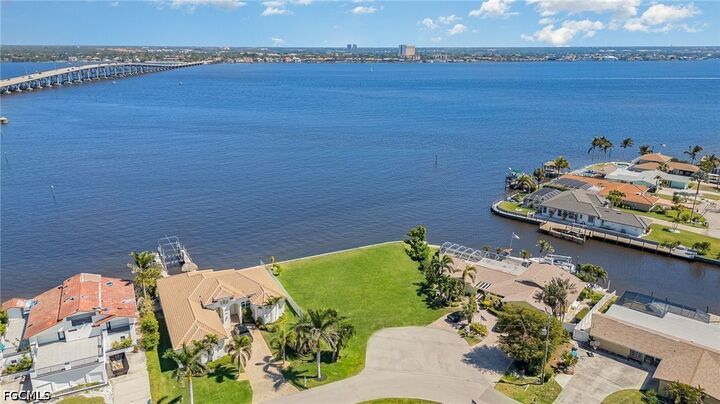 Property Photo: 1750 Sandy Circle FL 33904