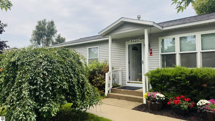 Property Photo: 4520 N Manor Wood Drive MI 49685