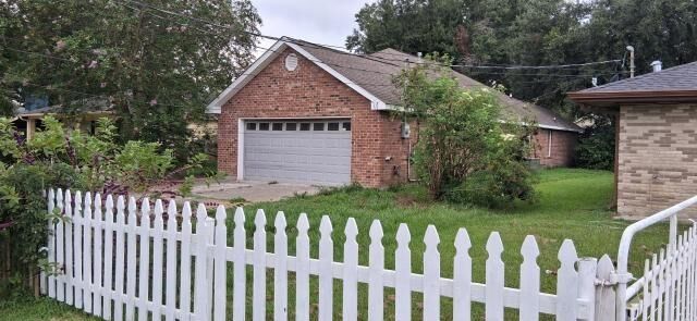 Property Photo:  433 E Maple Loop  LA 70068 
