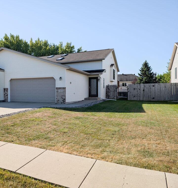Property Photo:  707 14th Avenue E  ND 58078 