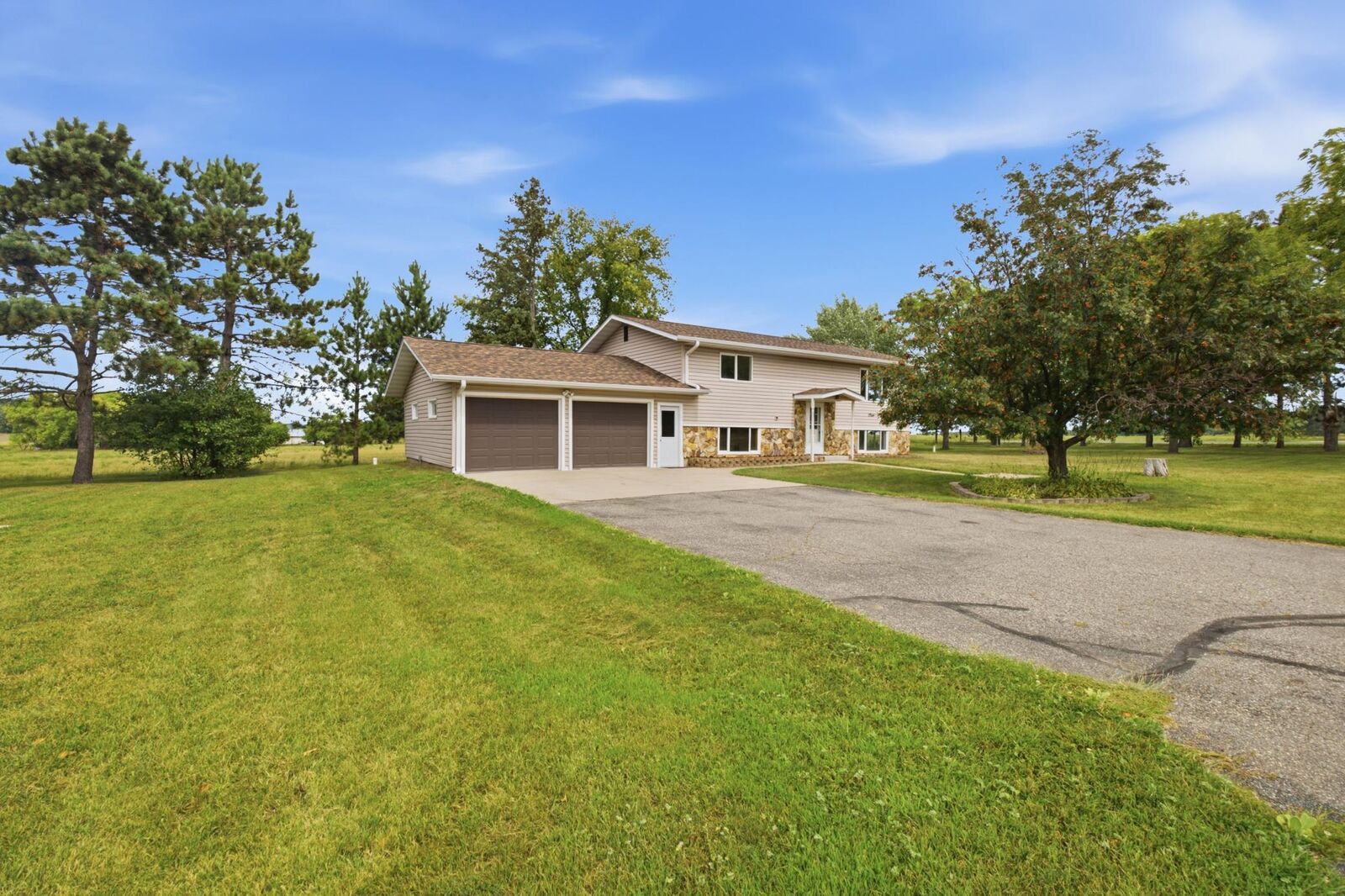 Property Photo: 4647 County Road 121 MN 56449