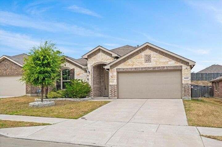 Property Photo: 14437 Leadrope Circle TX 76052