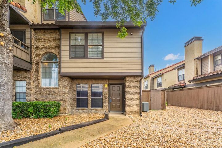 Property Photo:  5757 E University Boulevard 27S  TX 75206 