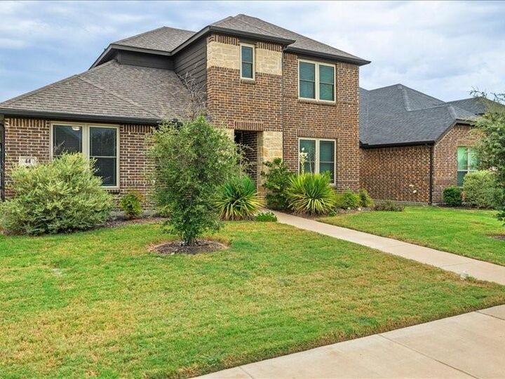 Property Photo:  44 River Oaks Boulevard  TX 75165 