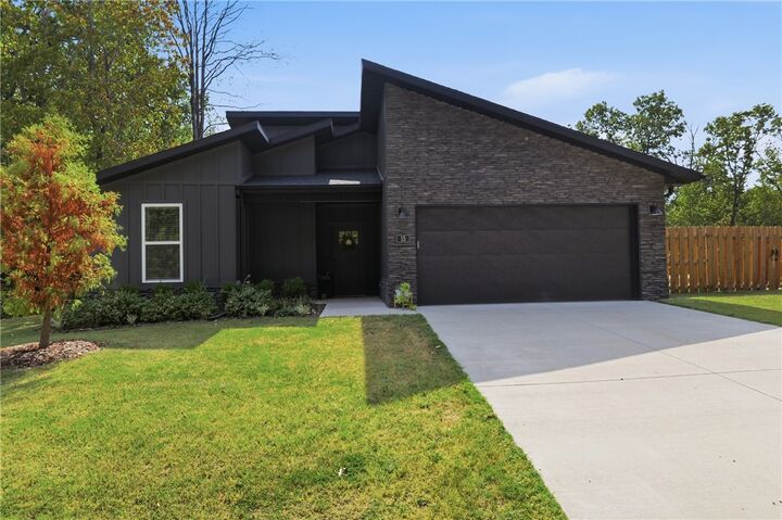 Property Photo: 15 Exminster Lane AR 72714