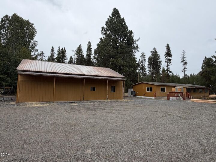 Property Photo:  17875 Old Wood Road  OR 97707 