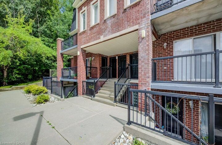 Property Photo:  45 Cedarhill Crescent 9C  ON N2E 0A2 