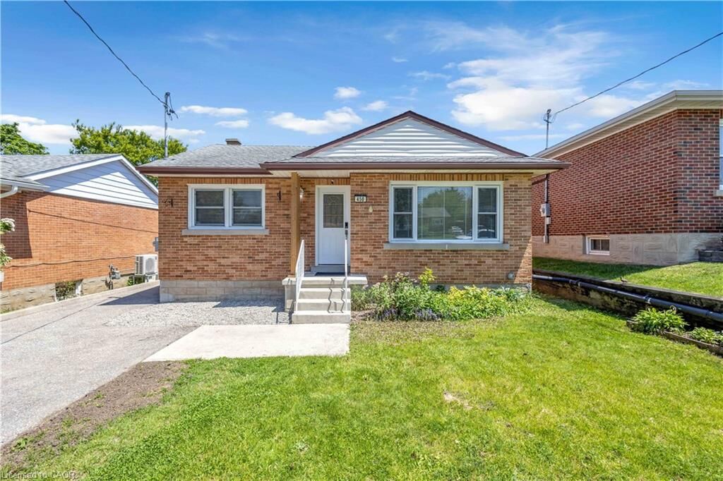 Property Photo:  450 Highland Road E  ON N2M 3W7 