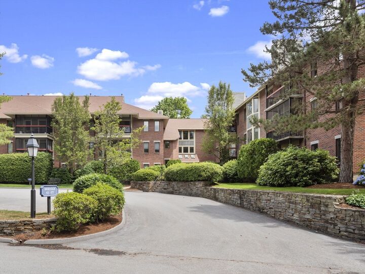 Property Photo:  770 Salisbury St. 311  MA 01609 