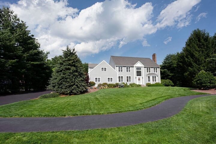 Property Photo:  9 Fieldstone Dr  MA 01545 
