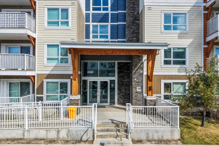 Property Photo: 302 Skyview Ranch Drive NE 6204 AB T3N 0P5