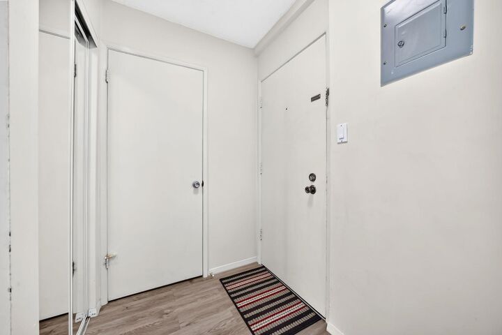 Property Photo:  1421 7 Avenue NW 232  AB T2N 0Z3 