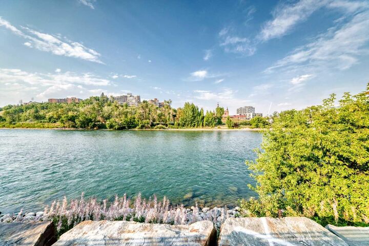 Property Photo:  333 Riverfront Avenue SE 109  AB T2G 5R1 