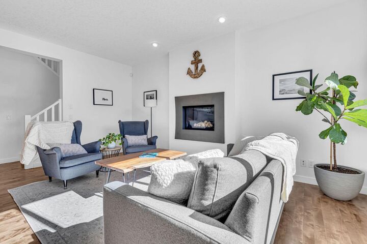 Property Photo:  159 Elgin Terrace SE  AB T2Z 0G3 