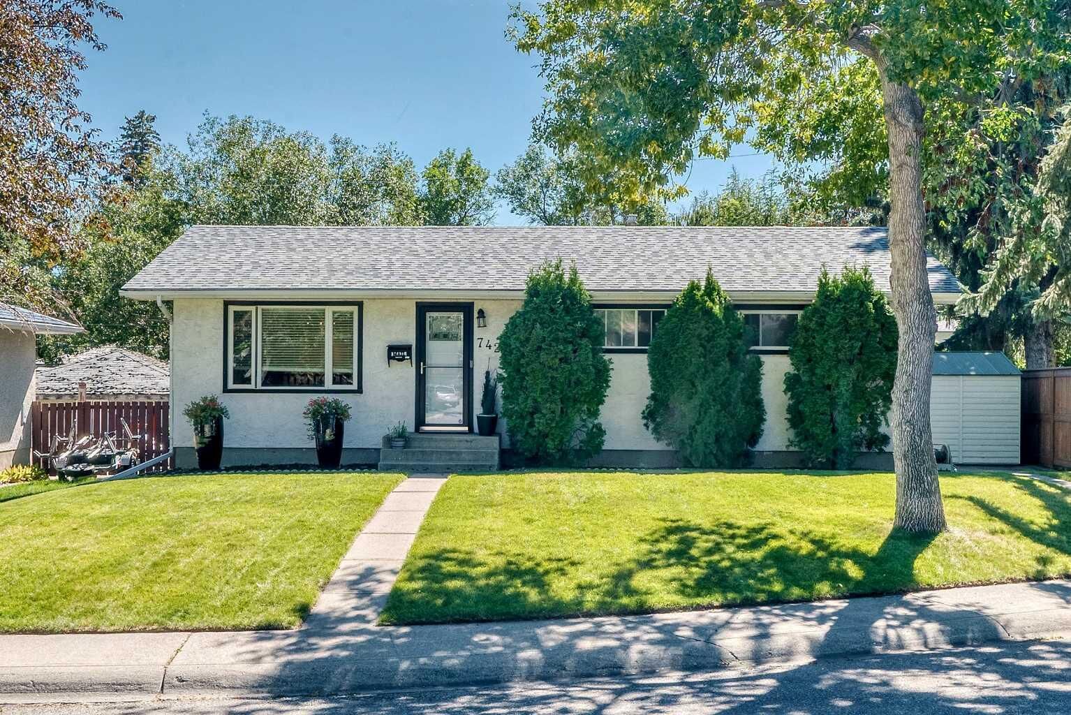 Property Photo:  7427 Fountain Road SE  AB T2H 0W9 