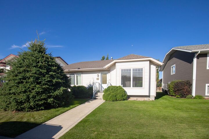 Property Photo: 73 Darling Crescent AB T4R 2W3