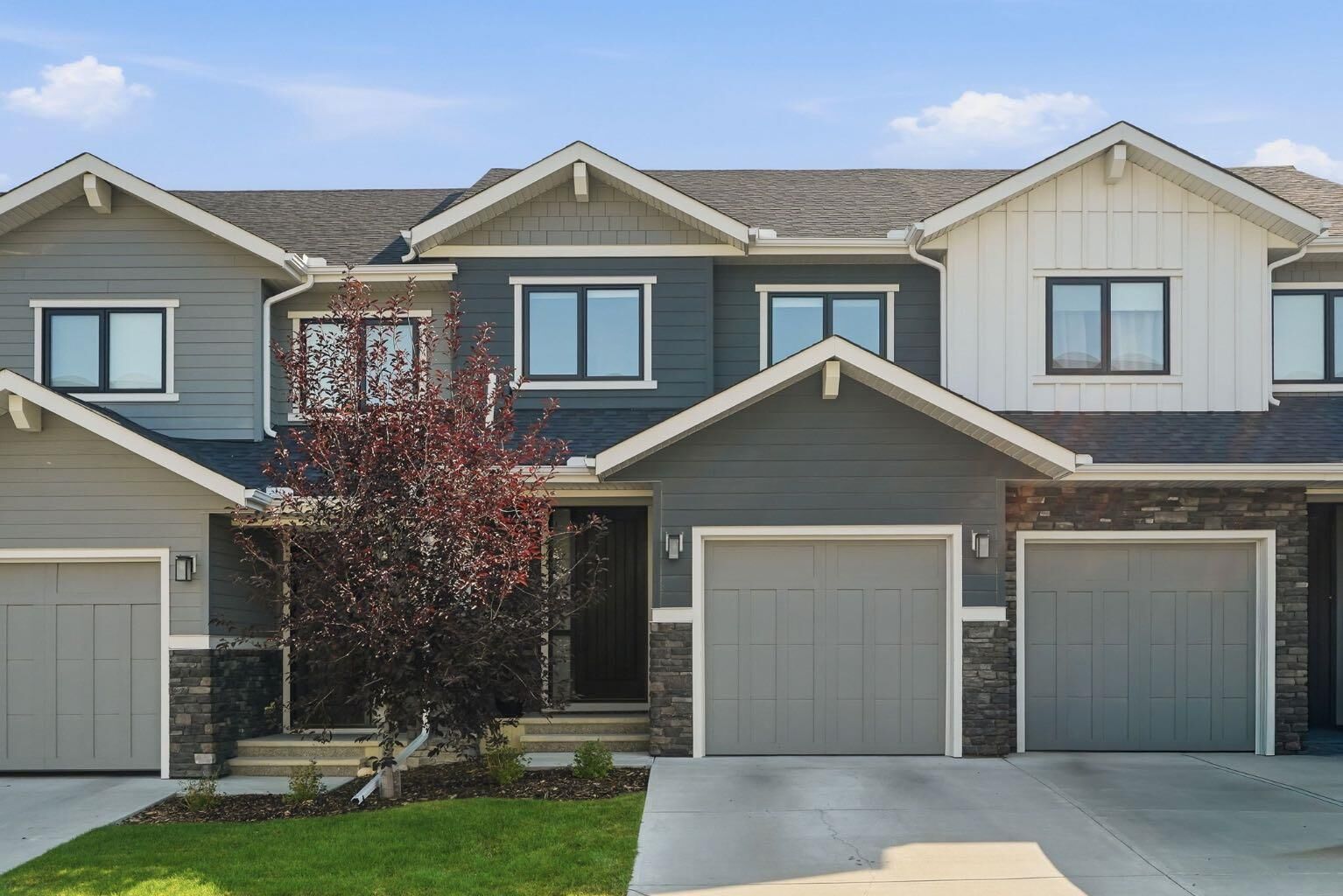 Property Photo:  154 Crestridge Common SW  AB T3B 6J5 