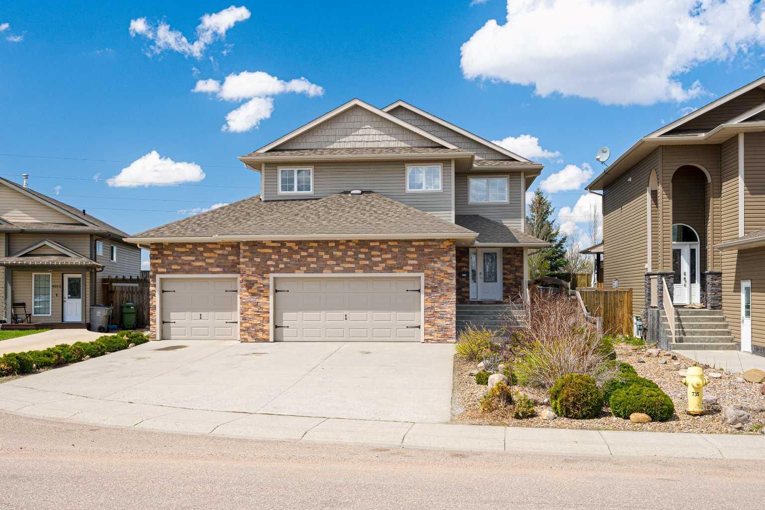 Property Photo:  4014 74 Avenue  AB T9V 2K4 