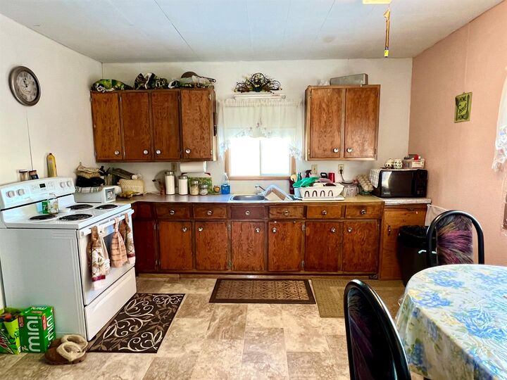 Property Photo:  65033 Twp Rd 38-0  AB T4T 1A4 