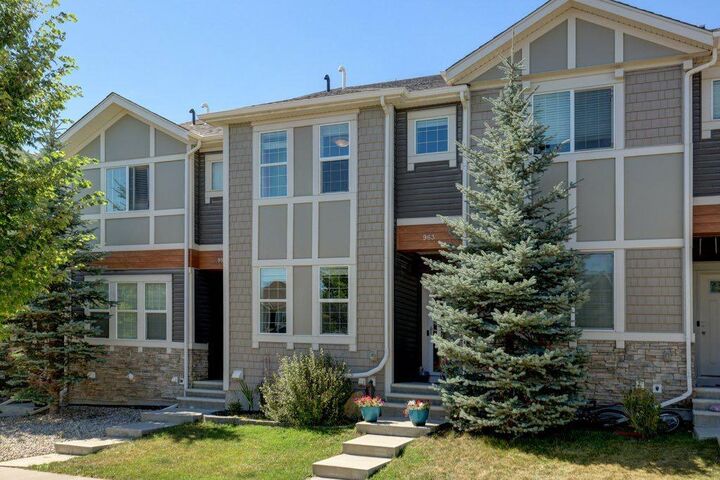 Property Photo:  963 Nolan Hill Boulevard NW  AB T3R 0W1 