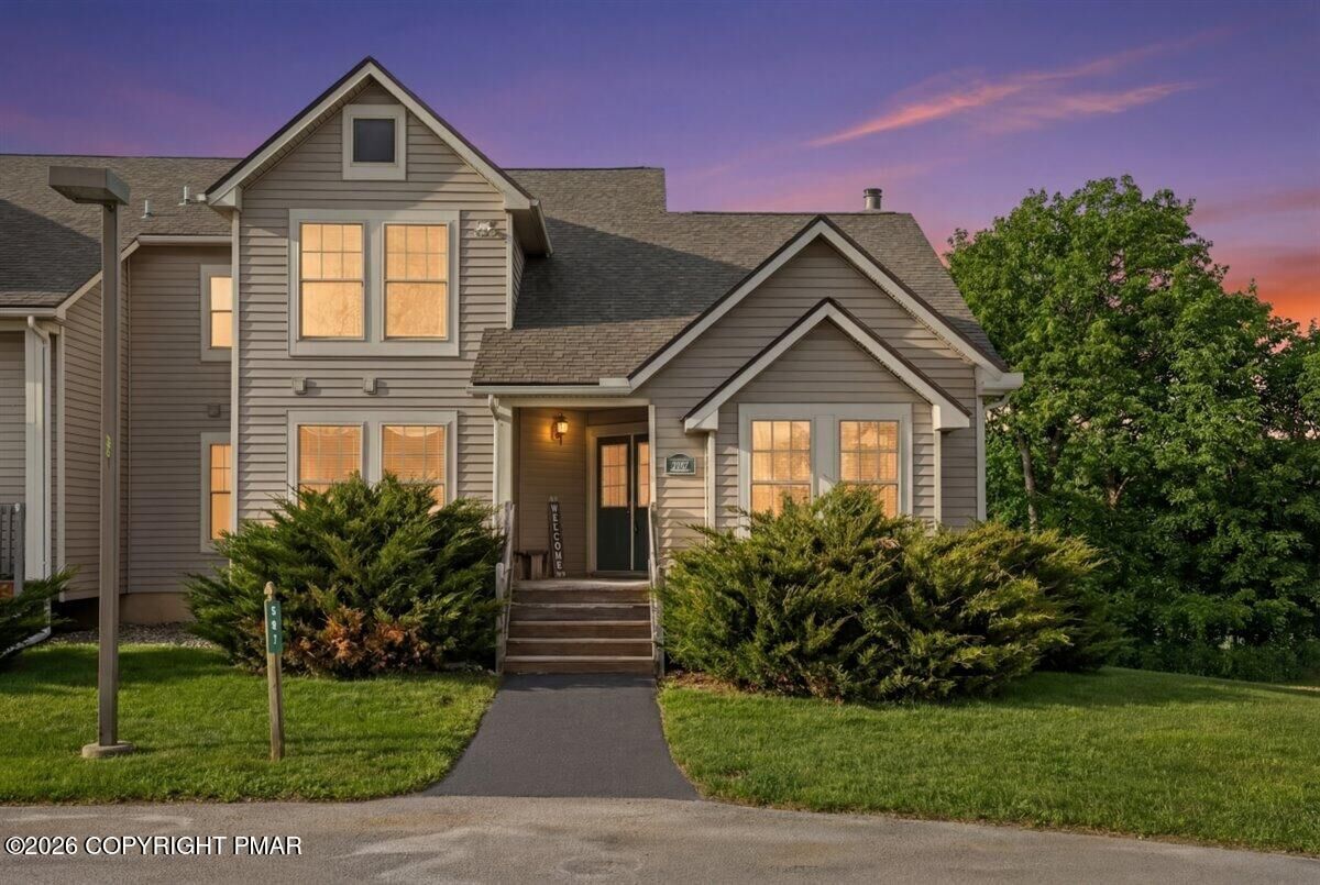 Property Photo:  207 Sycamore Court  PA 18372 