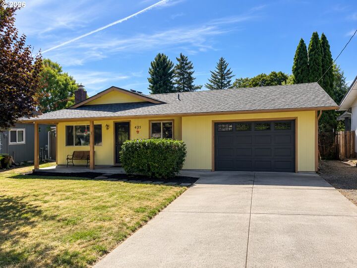 Property Photo:  435 S 9th St  OR 97051 