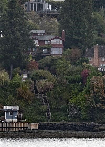 Property Photo: 2839 Perkins Lane WA 98199