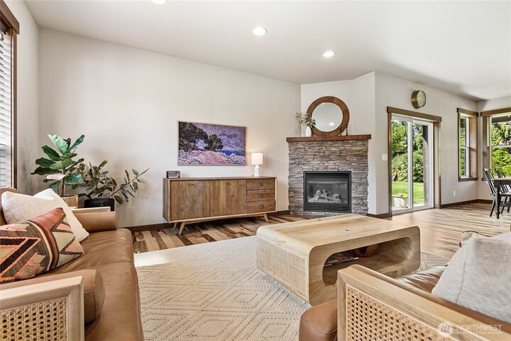 Property Photo: 507 Village Court WA 98264