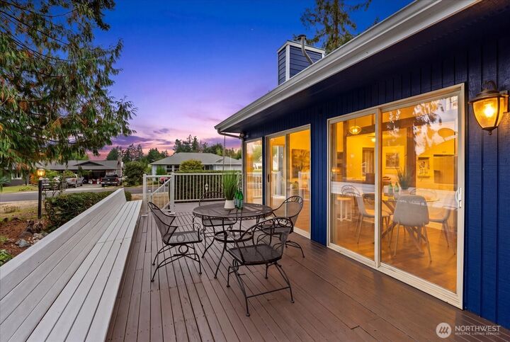 Property Photo:  757  Commodore Ln  WA 98282 