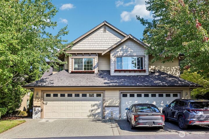 Property Photo: 13824 N Creek Drive 1001 WA 98012