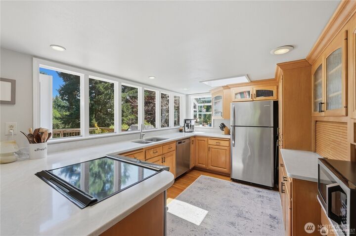Property Photo: 18002 25th Avenue NE WA 98155