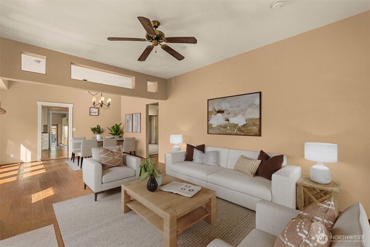 Property Photo: 900 Okanogan Avenue WA 98801