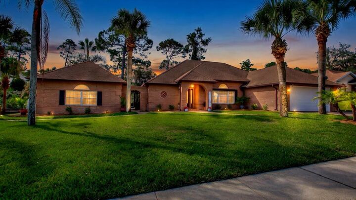 Property Photo:  627 E Bianca Cir  FL 32086 